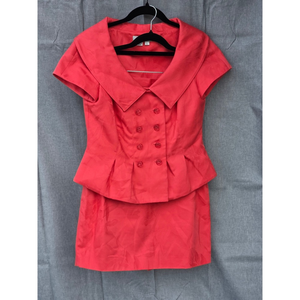 Kay Unger Evening  Jacquard Peplum Top and Skirt Set Size 6 Portrait Collar